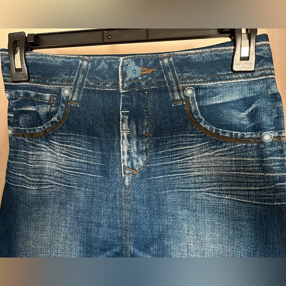 Bundle of 2 Winter Theral Denim Leggings. BLUE & BLACK. 95% polyester 5% spandex - Picture 4 of 12